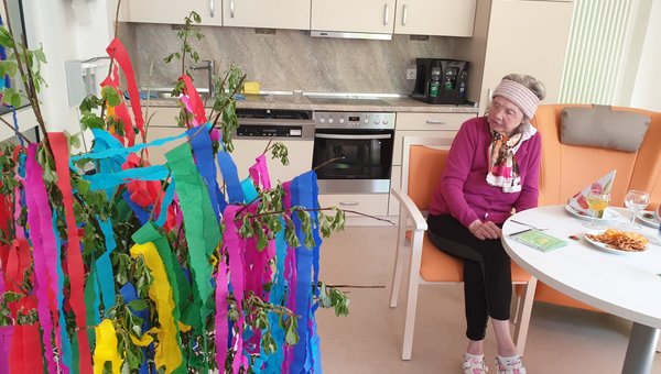 Maibaum mit Fr. Conelissen